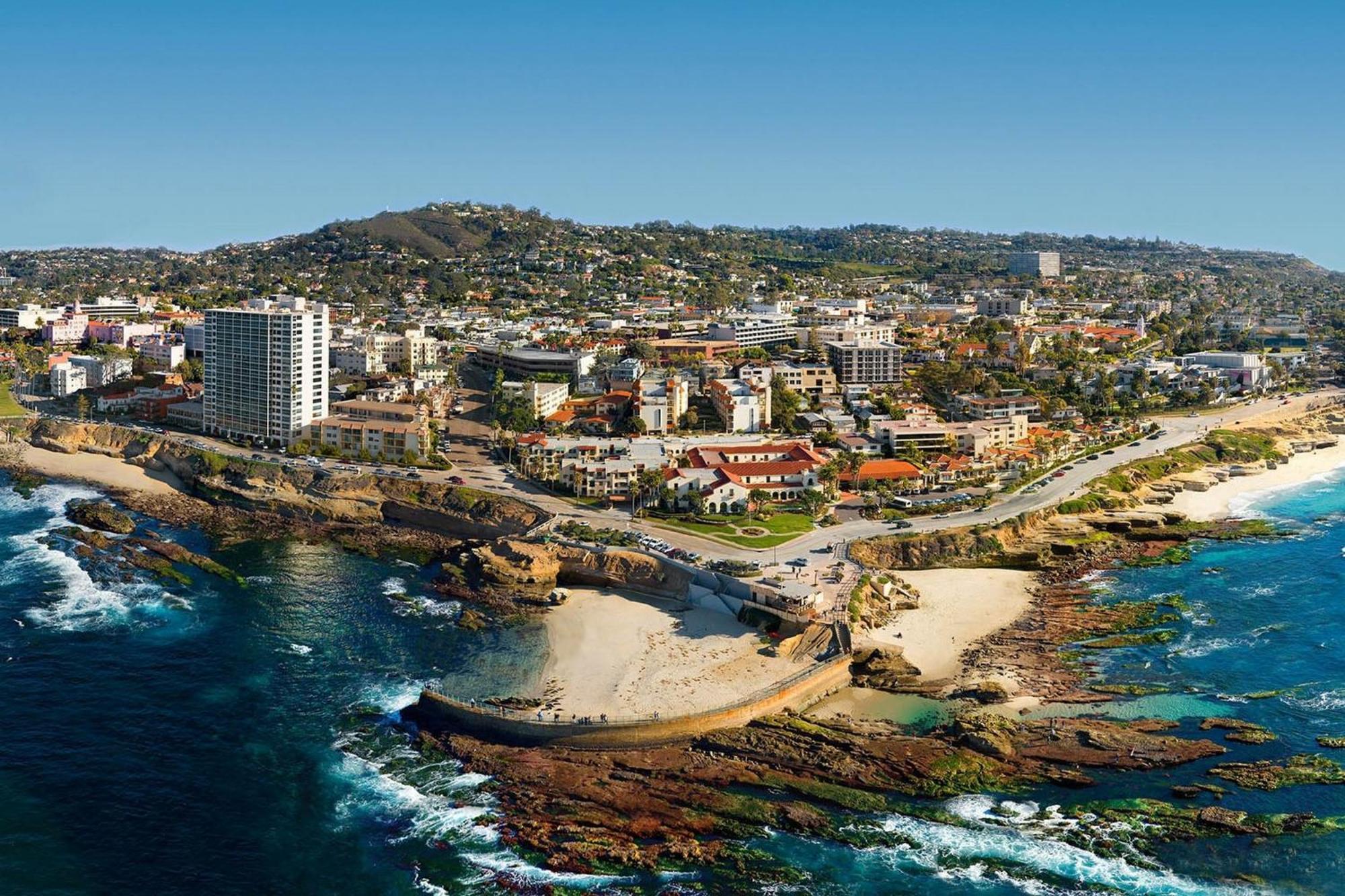 B5120 La Jolla Oceanfront Holiday home